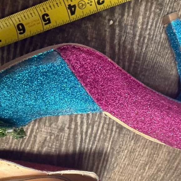 Pour La Victoire size 10 GUC some missing sparkles see pics- ultra glittery - Picture 11 of 16